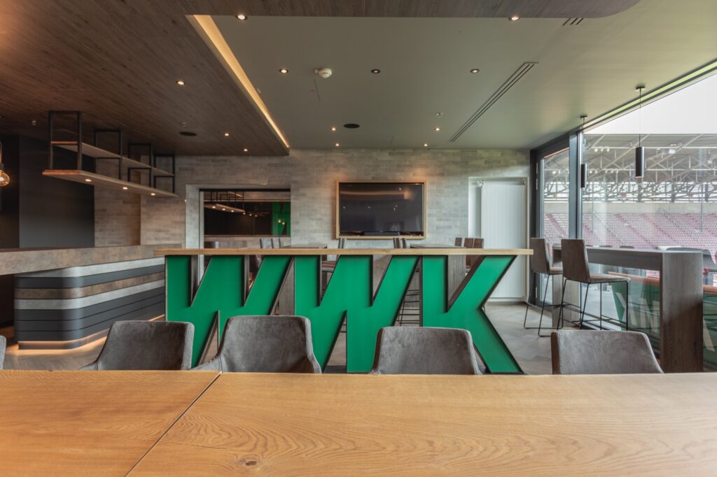 Schreinrei Projekt WWK Arena Augsburg VIP Lounge